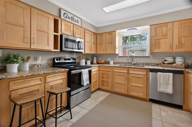 Building Photo - 27210 Jimmy Ln