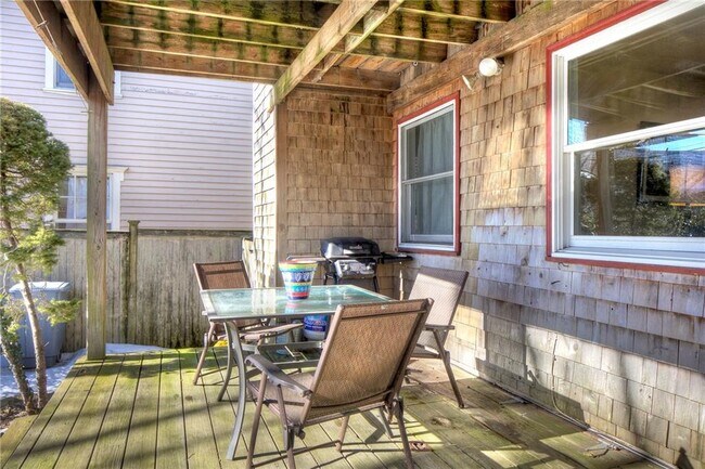 Building Photo - 37 William St