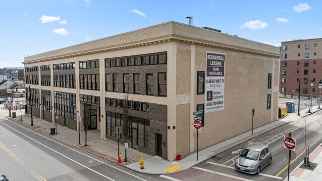 Primary Photo - 153 Green St