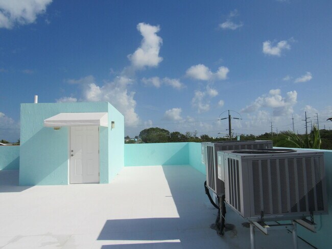 Building Photo - 103 Starfish Ln