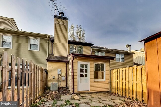 Building Photo - 18032 Olde Port Ln