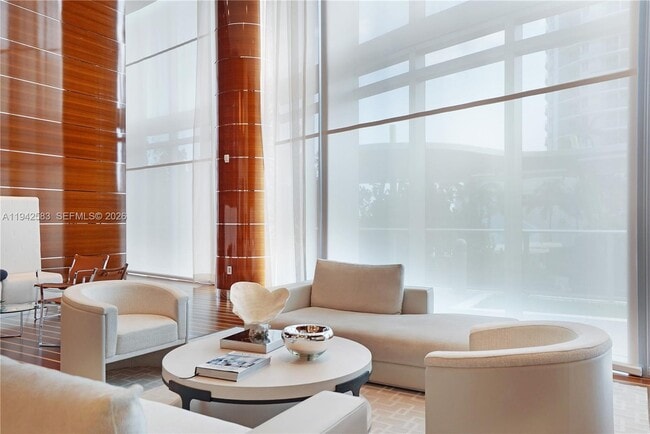Building Photo - 17475 Collins Ave