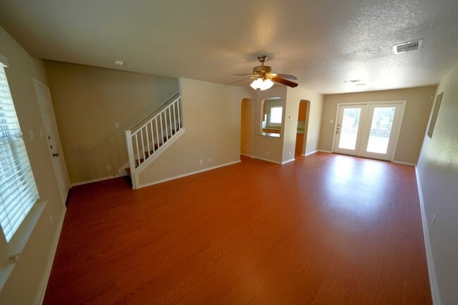 Building Photo - 2 Story Home Available in Cibolo! Realtor commission: $500