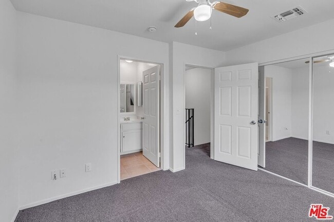 Building Photo - 6616 Sylmar Ave