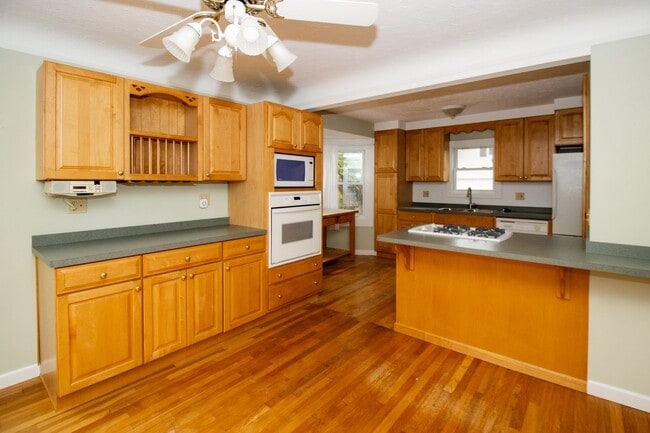 Building Photo - 20040 Bonnie Bank Blvd