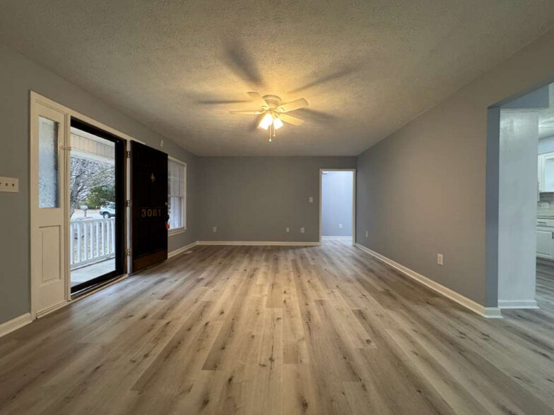 Building Photo - 3061 Sweetpine Ln