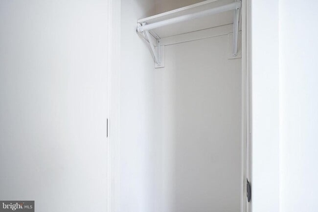 Building Photo - 1301 Bainbridge St