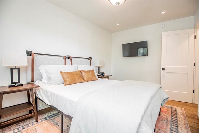 Building Photo - 1 Rader Ln