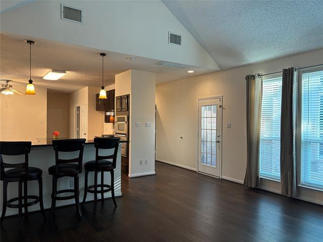 Building Photo - 609 Falling Leaf Dr