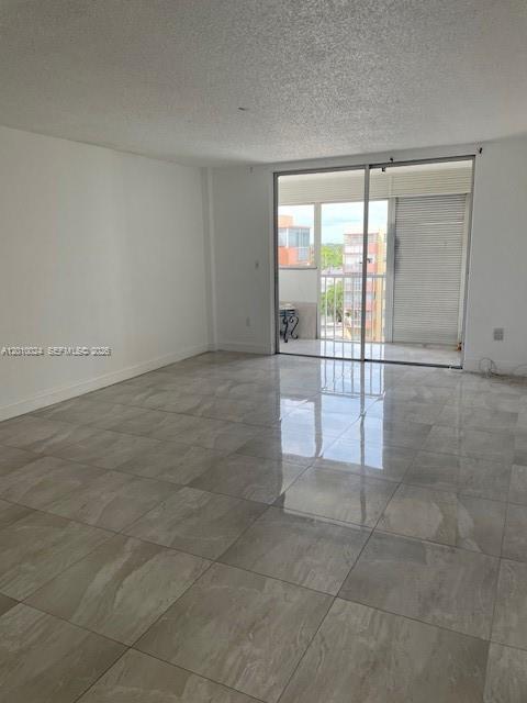 Building Photo - 16450 Miami Dr
