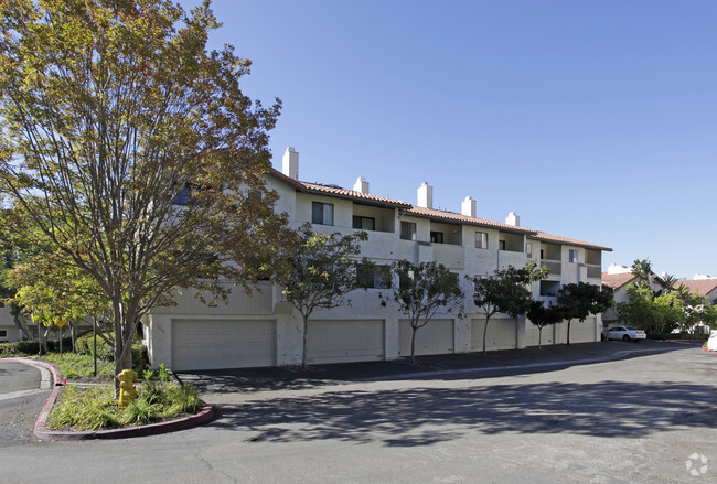 Building Photo - La Jolla Village Tennis Club