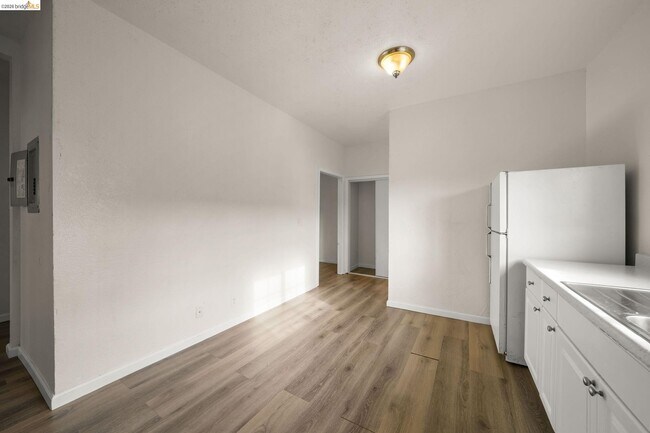 Building Photo - 203 Bissell Ave