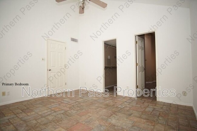 Building Photo - 6040 Los Siglos Dr