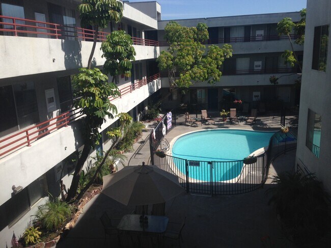 Building Photo - 4133 Kansas St