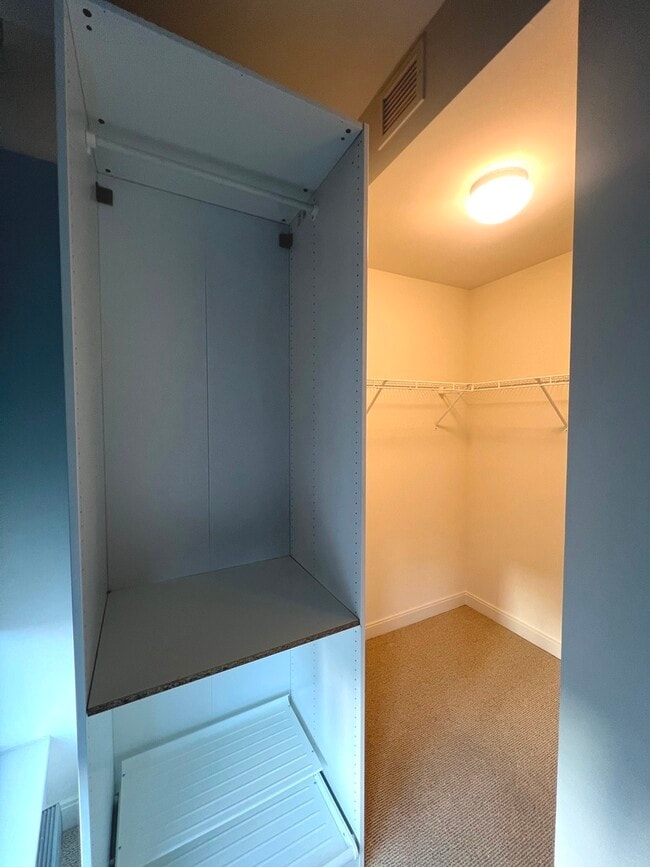 Building Photo - 60 E Monroe St