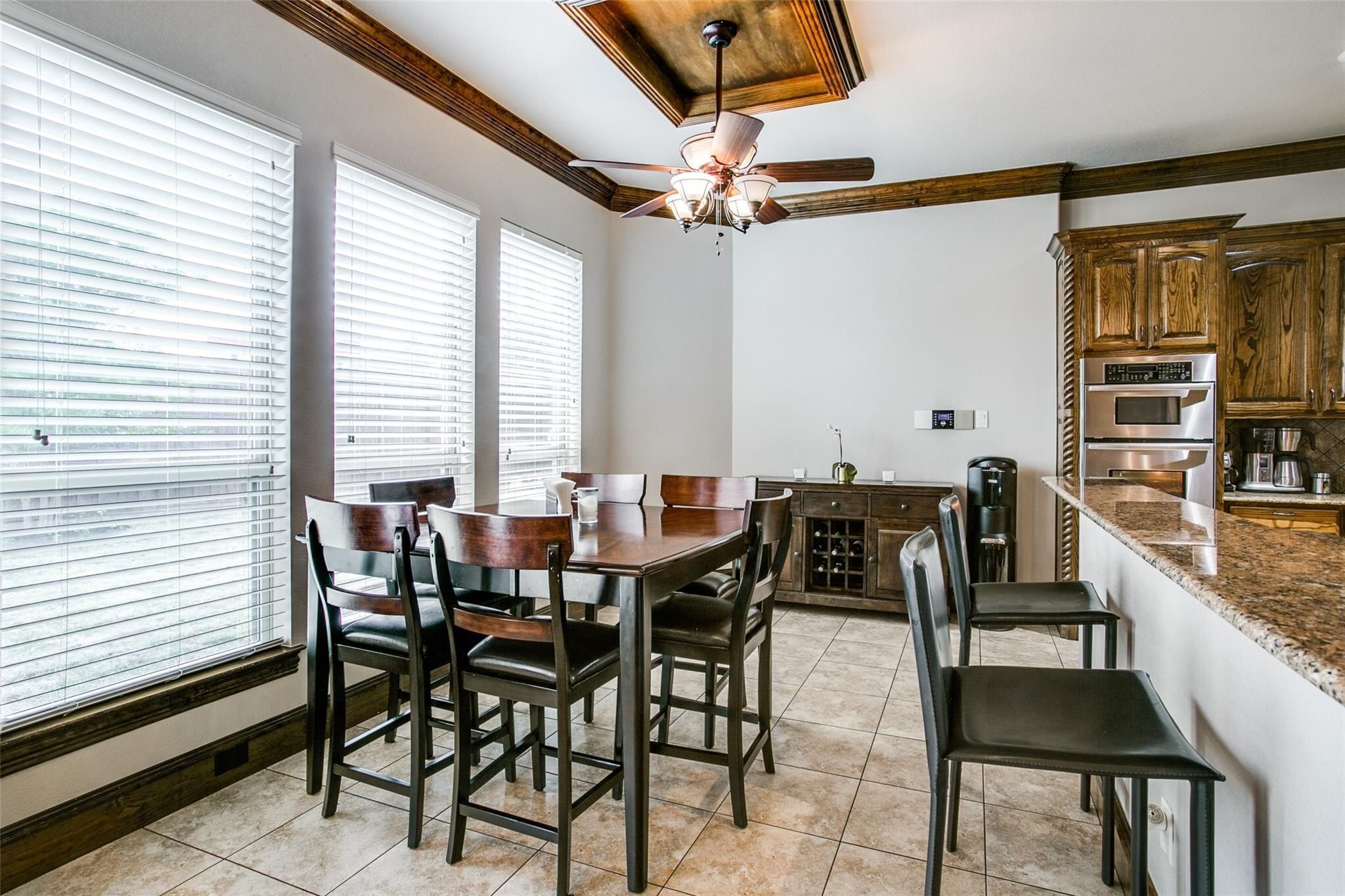 Building Photo - 1805 Castle Ct