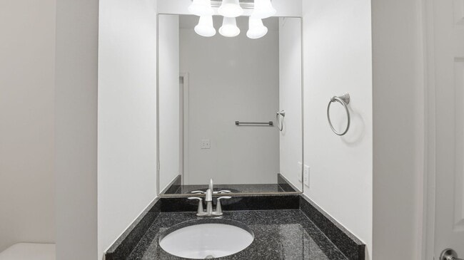 Building Photo - RENOVATED 1 BEDROOM 1 BATH CONDO IN THE COLONNADE IN KENTLANDS