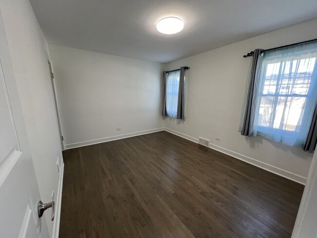 Building Photo - 220 N Graylynn Dr