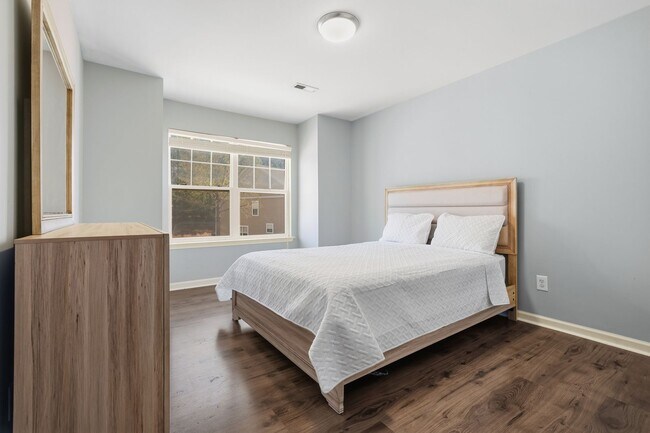 Building Photo - 1326 Stone Manor Dr