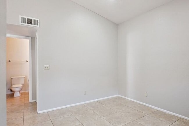 Building Photo - Three bedroom, two bath home!