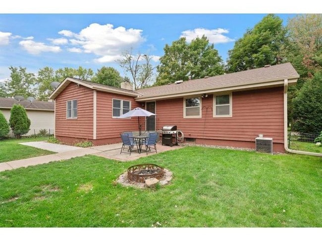 Building Photo - Beautiful Ranch Style 3BR 2BA Home in Milaca