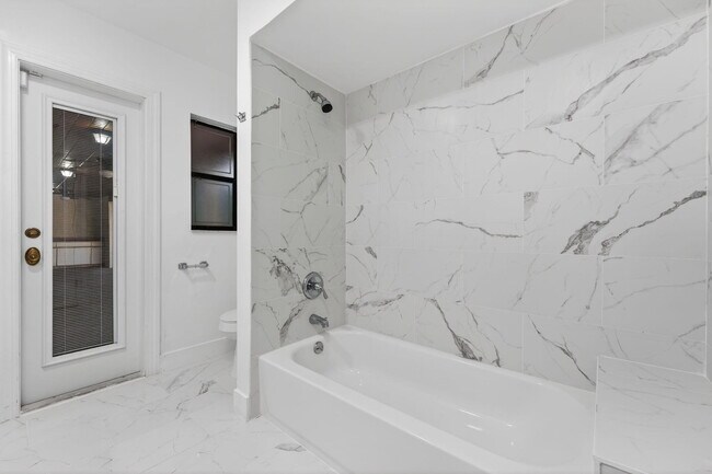 Building Photo - 10765 NW 9th Ct