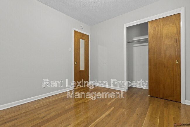 Building Photo - 2124 Violet Rd