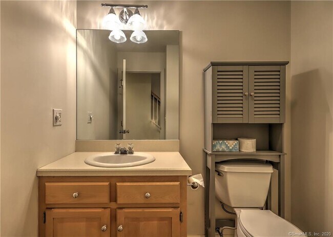 Building Photo - 60 Grove St