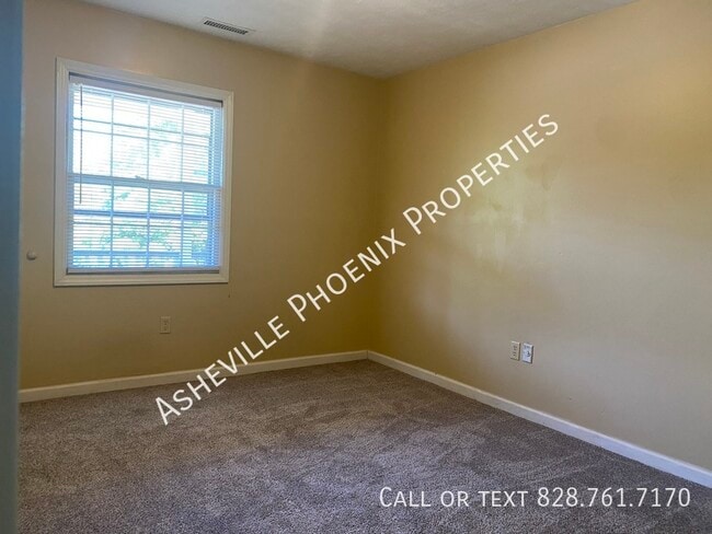 Building Photo - 17 Brookcliff Dr
