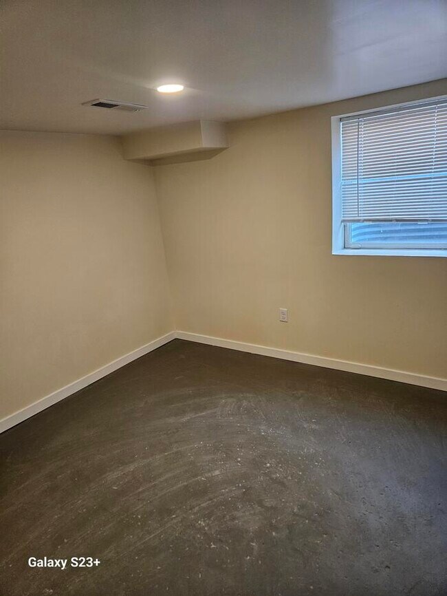 Building Photo - Newly rehabbed home