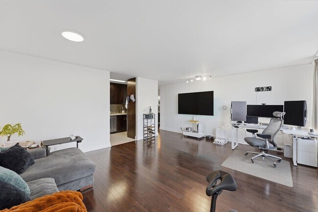 Building Photo - 6050 JFK Blvd E