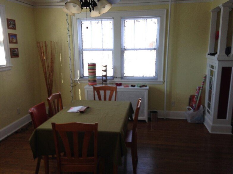 Dining room - 1820 Pleasant St