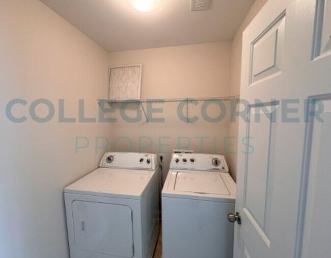 Building Photo - 4964 Wyngate Village Dr