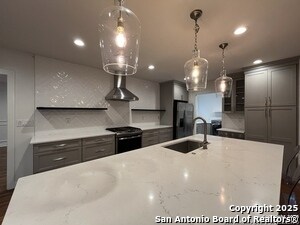 Building Photo - 127 Larchmont Dr