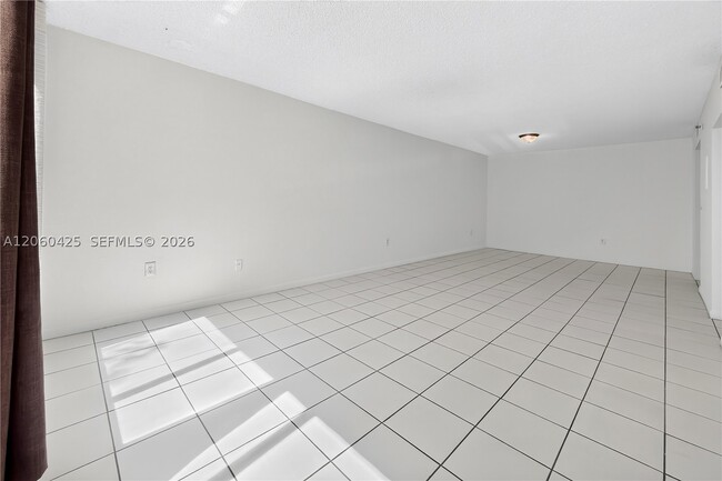 Building Photo - 17890 W Dixie Hwy