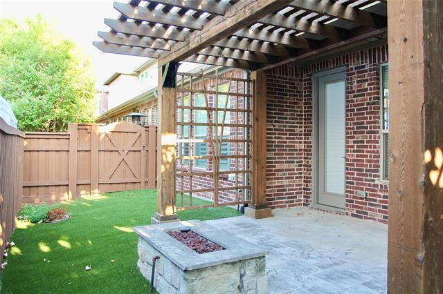 Building Photo - 4821 Bayview Dr