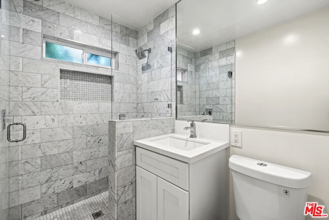 Building Photo - 1235 N Harper Ave