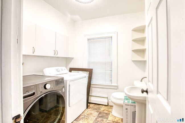 Building Photo - 117 John Ave