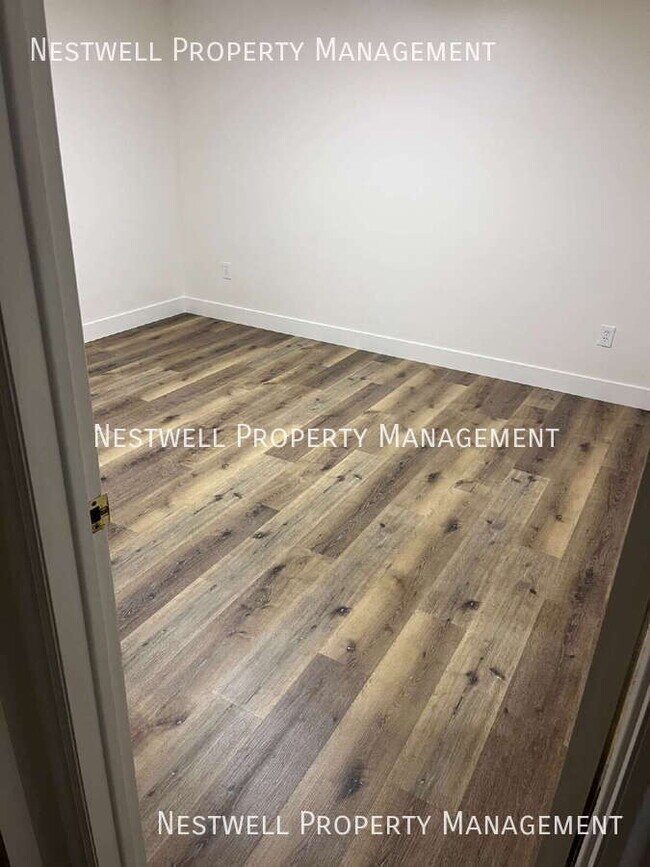 Building Photo - 893 W 1500 N St