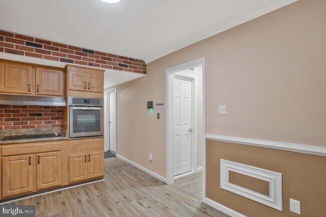 Building Photo - 9123 Old Burton Cir