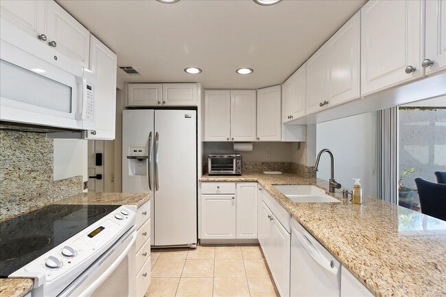 Building Photo - 38780 Tandika Trail N