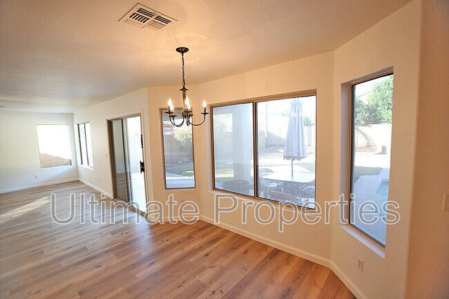 Building Photo - 20920 N 67th Dr