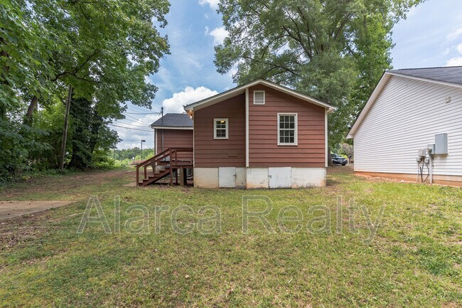 Building Photo - 9333 Kendall Dr