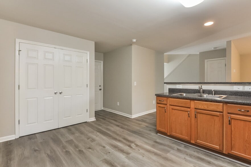 Building Photo - 1303 Cricket Ridge Dr