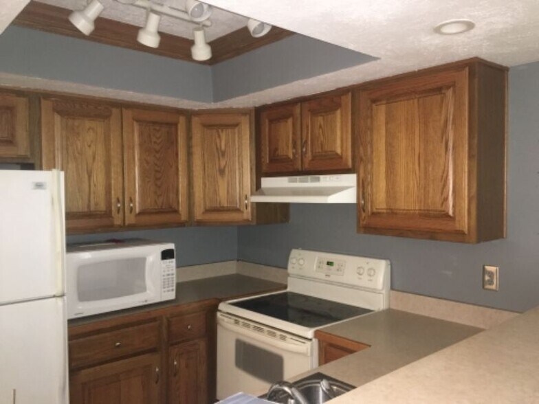 Building Photo - 2999 Eagles Crest Cir