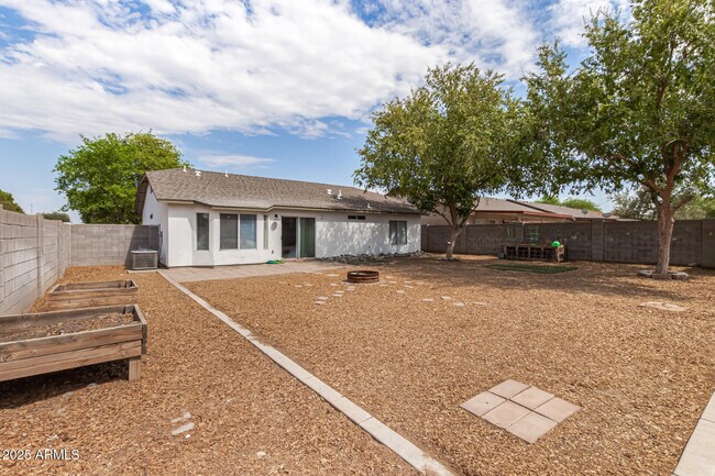 Building Photo - 40234 N Lerwick Dr