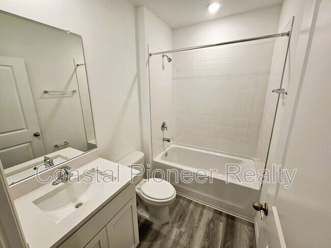 Building Photo - 32520 Weathered Oak Dr