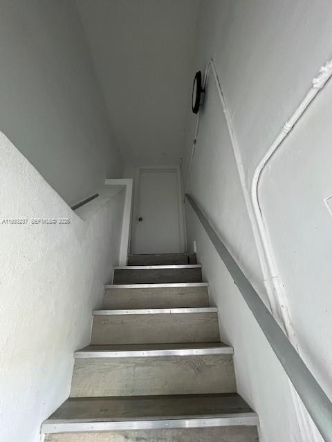 Building Photo - 1007 S 21st Ave