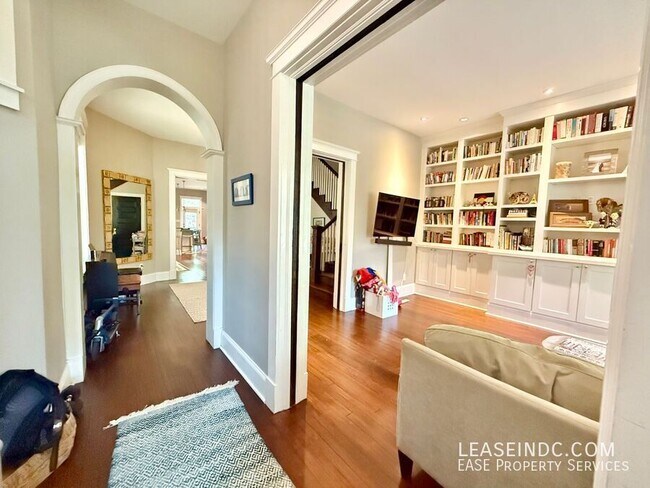 Building Photo - 3307 18th St NW