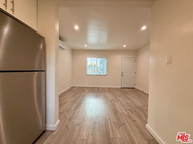 Building Photo - 5246 Whitsett Ave